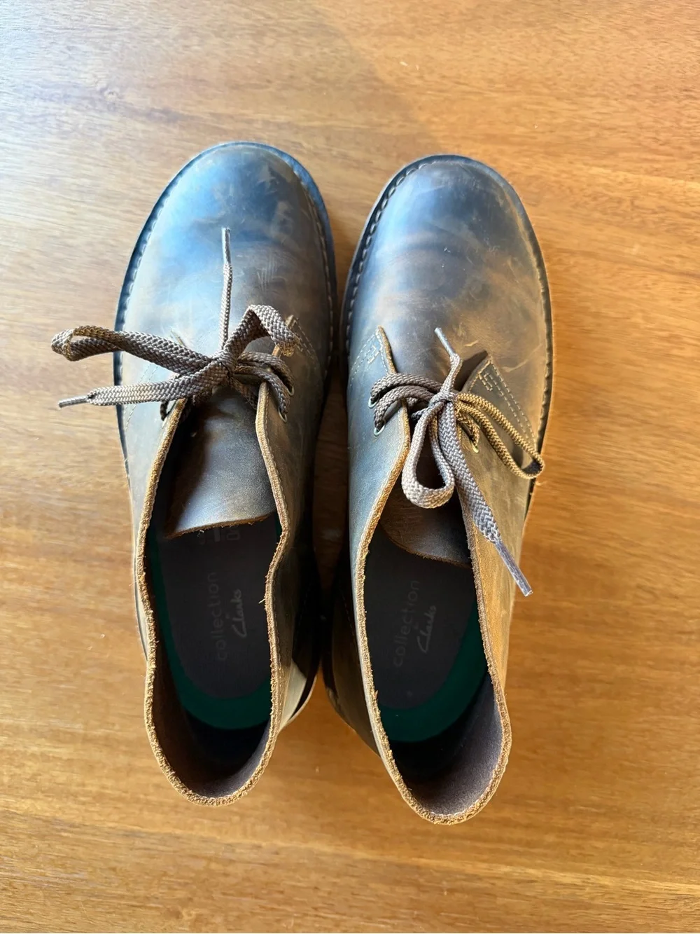 Men's Brown Leather Clarks Chukka Boots - Classic Lace-Up
